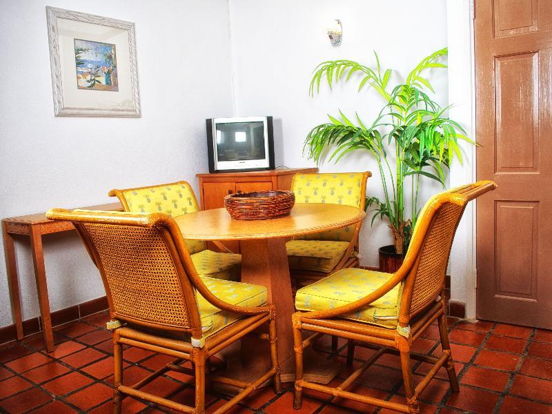 The Palms Resort Saint James Esterno foto